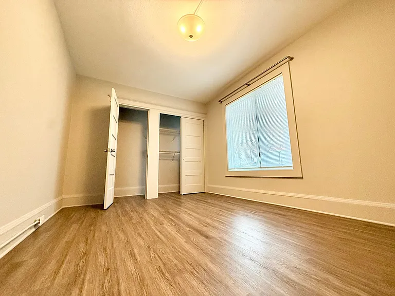 814 Columbia St — Photo 19