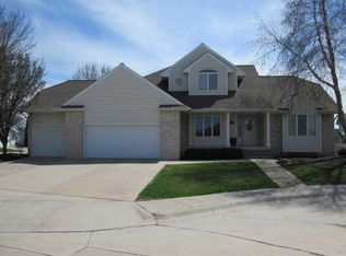 3907 Barrington Pl, Columbus, NE 68601