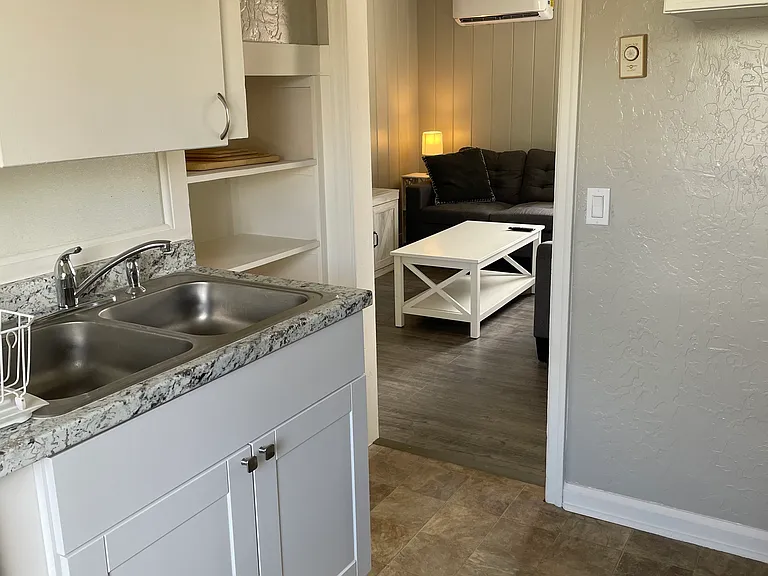 413 Courthouse St — Photo 5