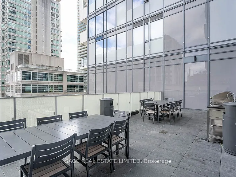 22 Lombard St #205 — Photo 31