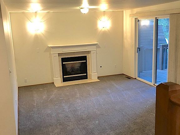 4th image of 907 NE Winston Dr