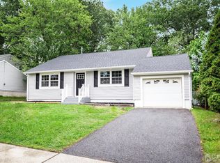 88 Drake Pl, Colonia, NJ 07067