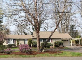 152 Longview Dr, Longmeadow, MA 01106