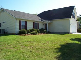 1005 Brookgreen Ln, Kernersville, NC 27284