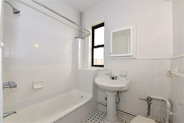 Rented by Keller Williams NYC | media 19