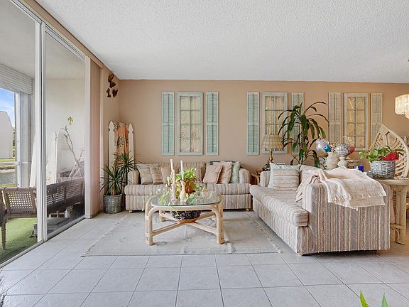 2nd image of 2800 Sunrise Lakes Drive #111