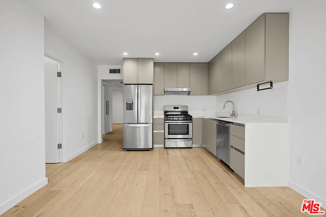 2 bed, 2.0 bath, $3,449 — Photo 2