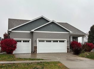 9641 Valley Pkwy, Johnston, IA 50131