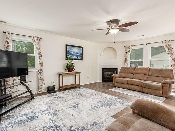 3rd image of 4980 Fosterson Dr