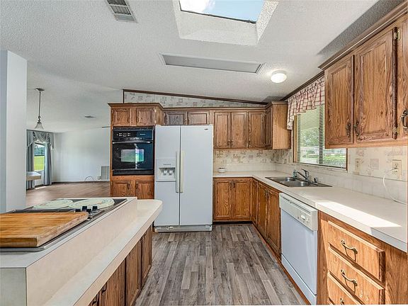 3rd image of 25522 Oak Aly