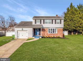 22 Old Colony Ln, Marlton, NJ 08053