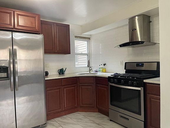 4th image of 1422 Wolf St Floor 1