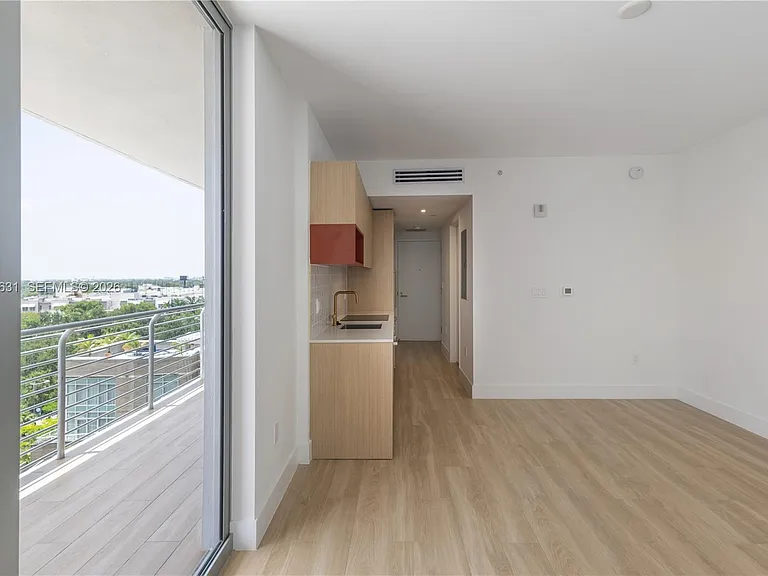 90 NE 32nd St #815 — Photo 8