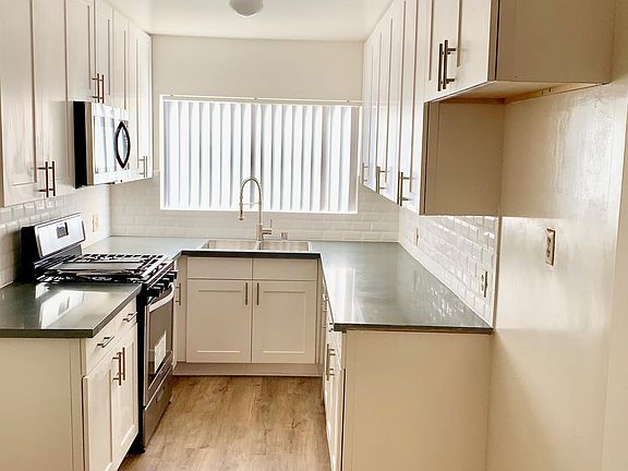 5th image of 1235 N Hayworth Ave #6