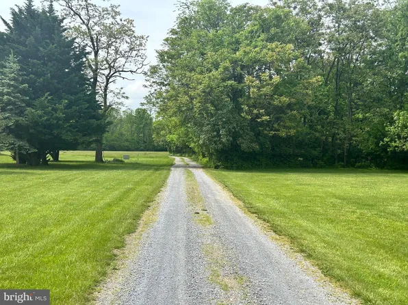 385 Kimble Rd, Berryville, VA 22611