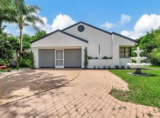 6 Redford Dr, Boynton Beach, FL 33426