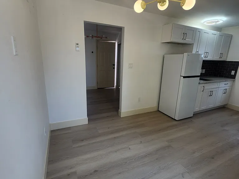 1111 S Rimpau Blvd — Photo 5