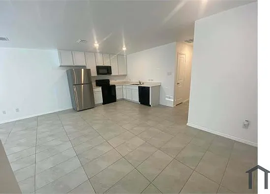 8625 Cotton Creek Ln — Photo 3