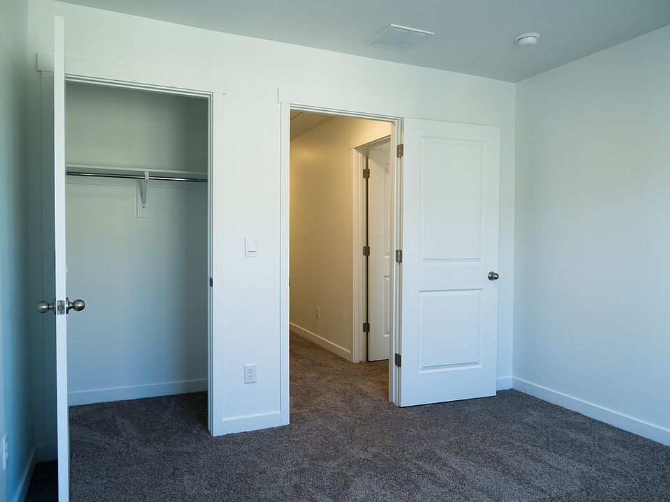 2nd image of 1825 E Fall St #A