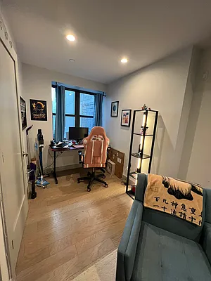 Rented by Delmark Realty LLC | media 34