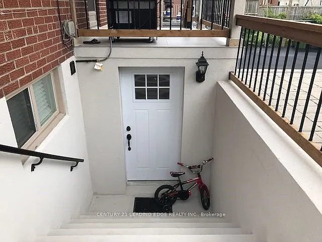 64 Gray Ave — Photo 4