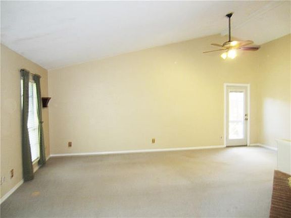 5th image of 2809 Dickens Ln