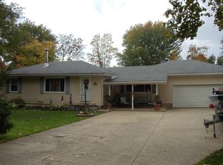 7030 Fairacres Rd, North Ridgeville, OH 44039