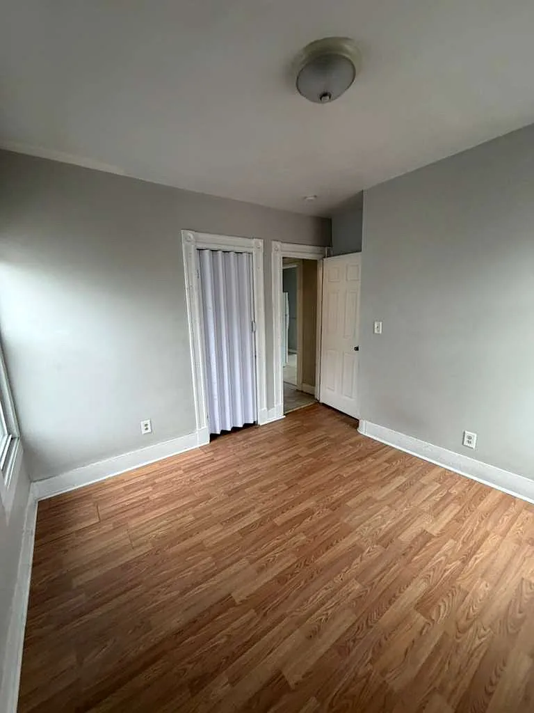 Building Photo - 168 Lloyd St #2