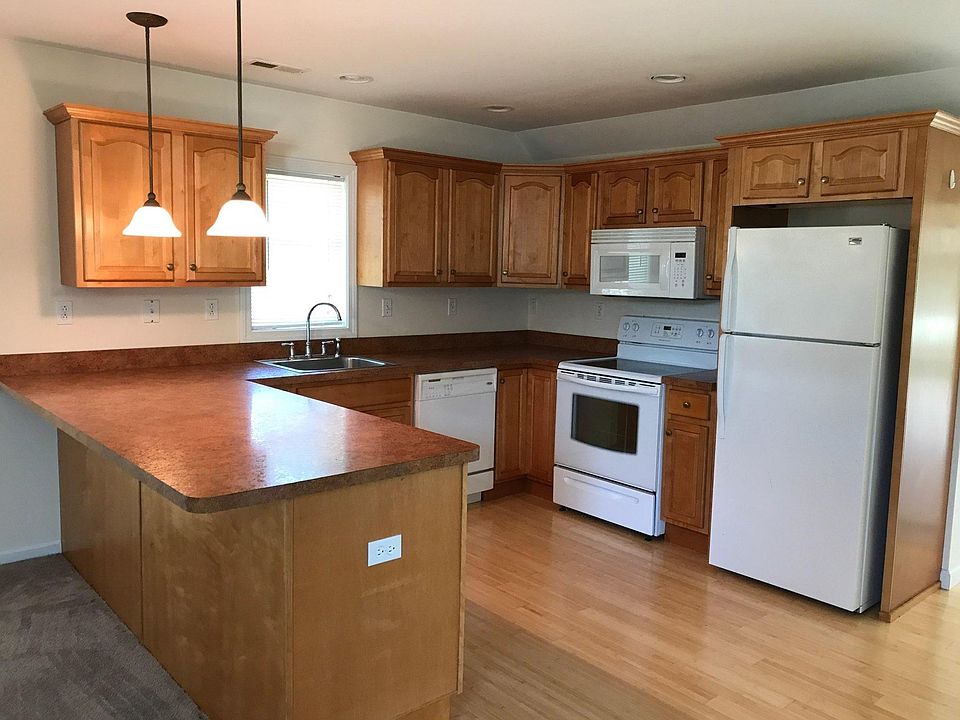 1st image of 37 York Ave Floor 2