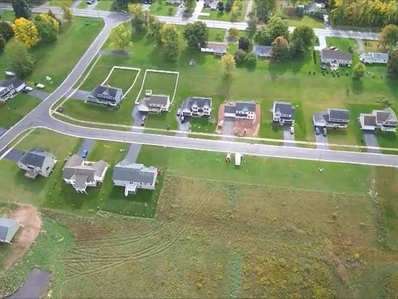 4th image of 18 Long Point Ln