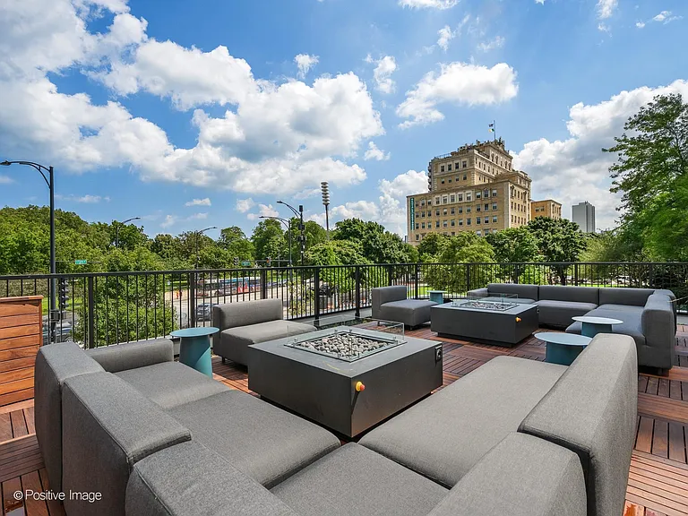 2020 N Lincoln Park W #32K — Photo 17