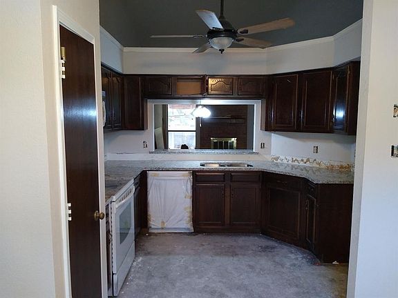 5th image of 1038 Cedar Run Dr
