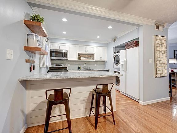 4th image of 6700 Roswell Rd Unit 4B