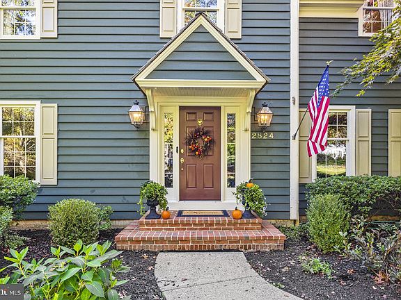3rd image of 2824 E Fox Chase Cir
