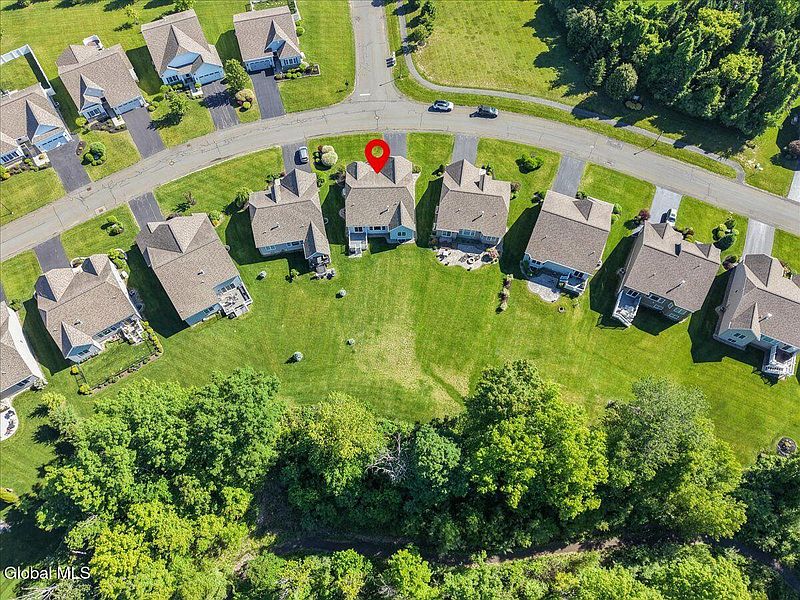 2nd image of 59 Somerset Drive