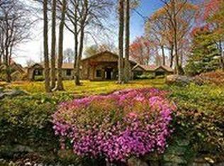 736 Country Club Dr, Highlands, NC 28741