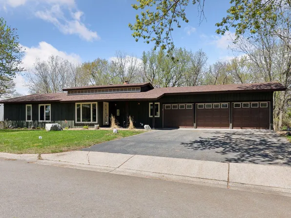 404 Summit Ln, Burnsville, MN 55337