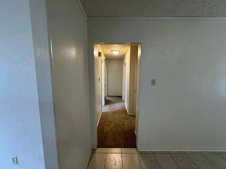 1409 Gardenia Ave — Photo 8