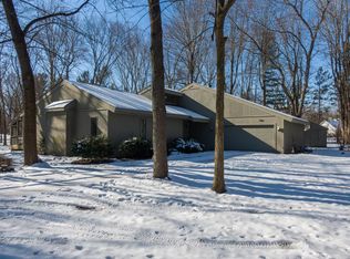 950 Mar Mar Loop, Chesterton, IN 46304