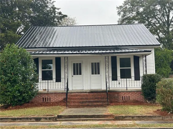 54 Oak St, Aragon, GA 30104