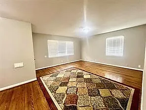 919 Saddle Rock Dr — Photo 2
