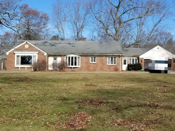 1287 Central Ave, Johnston, RI 02919