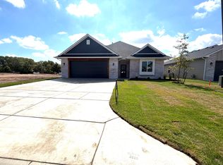 706 N Rainbow Lake Ct, Wichita, KS 67235