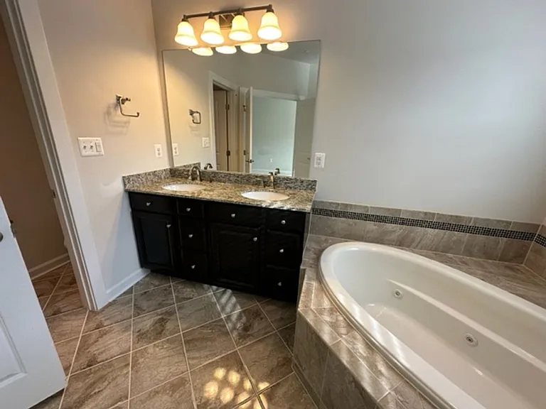 7313 Taylors Hill Ln — Photo 19