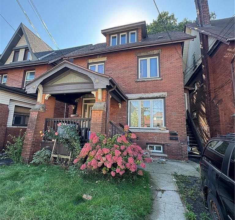 1st image of 16 Rutherford Ave