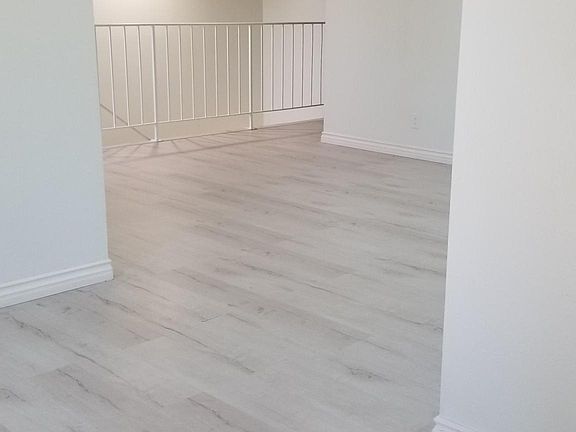 3rd image of 1112 Cleghorn Dr Unit G
