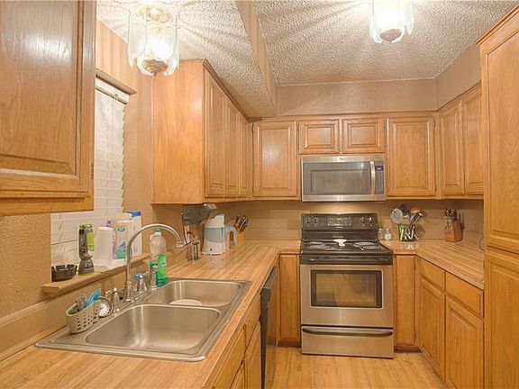 3rd image of 2229 SE 14th St