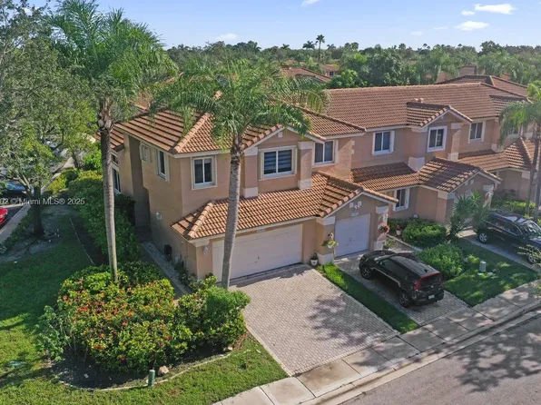 15899 SW 12th St, Pembroke Pines, FL 33027