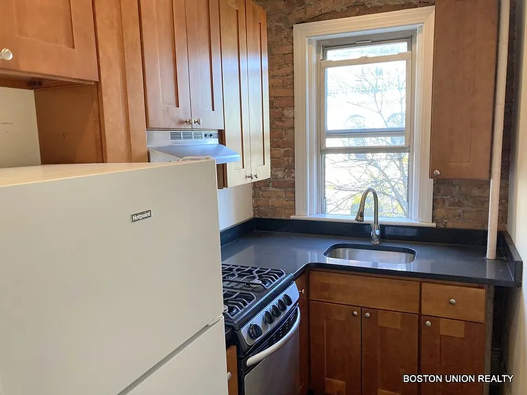 57 Hemenway St #35 — Photo 10