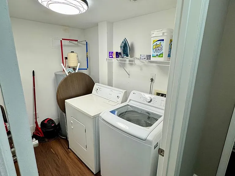 226 Edgewater Ln — Photo 16